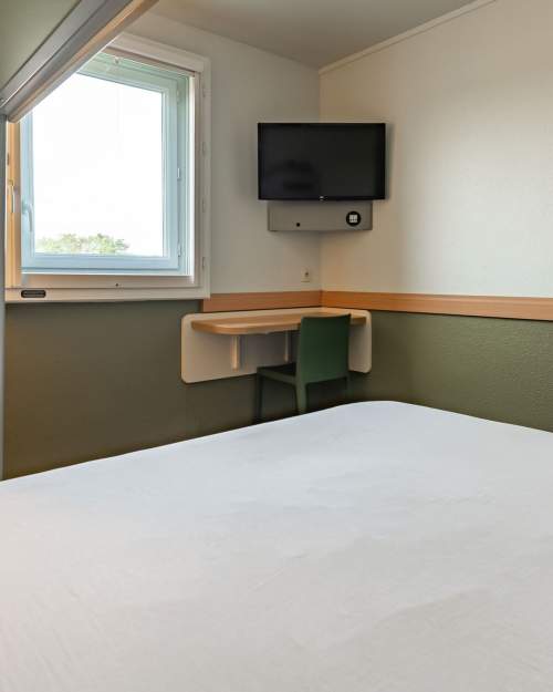 → Ibis Budget Pontault-Combault · Hôtel 2 étoiles · Chambre Triple