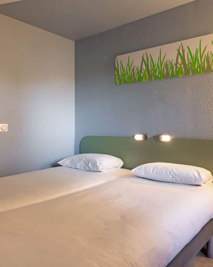 → Ibis Budget Pontault-Combault · Hôtel 2 étoiles · Chambres Twin