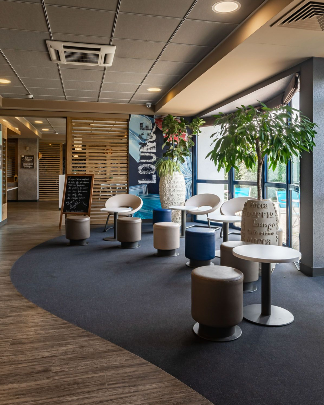 Ibis Budget Pontault-Combault · Hôtel 2 étoiles ·